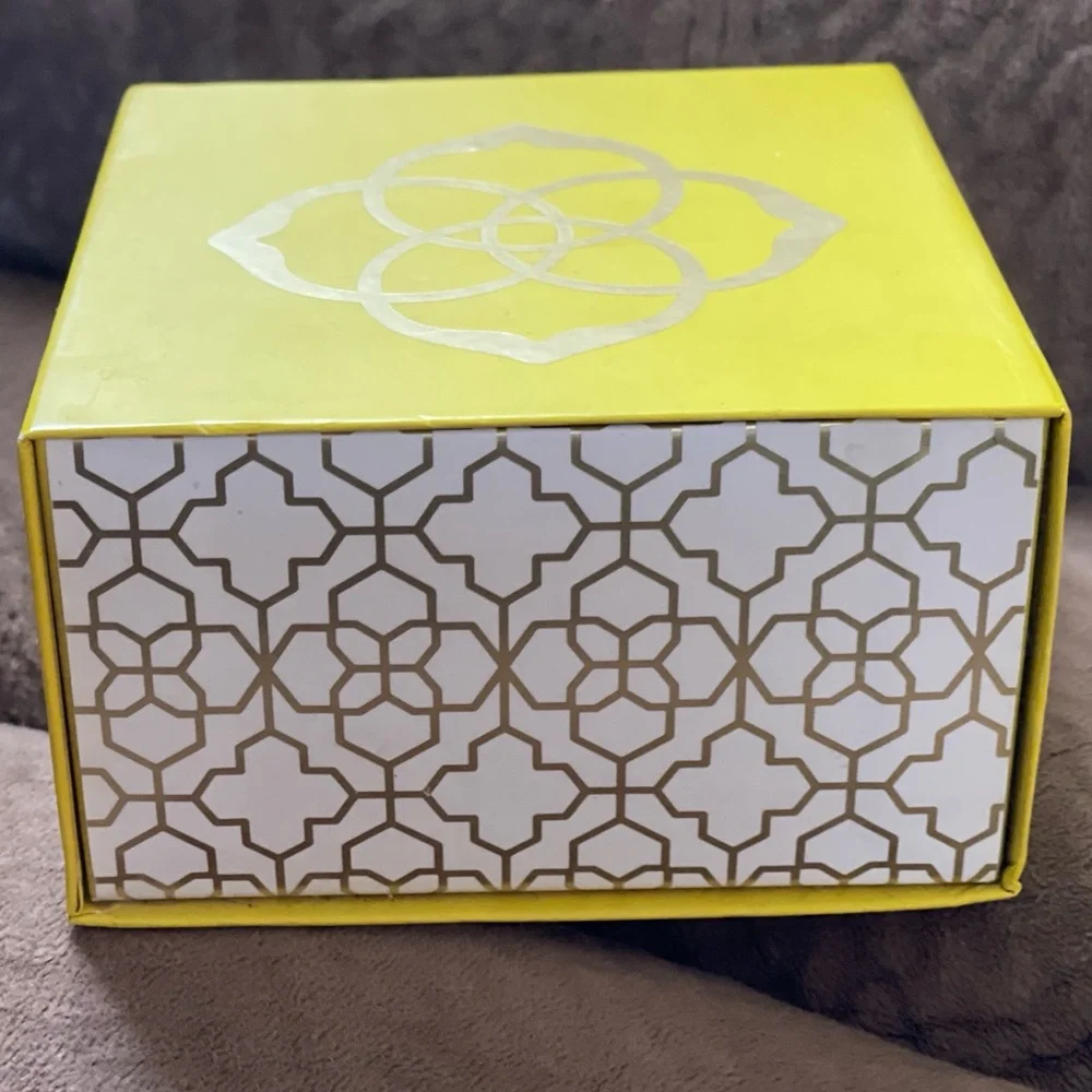 Kendra Scott Necklace Gift Box and Jewelry Bag Set - Picture 6 of 15